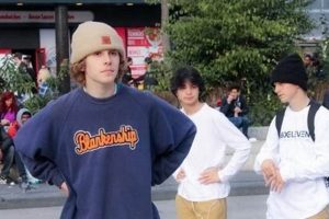 Reviving the Rad: Early 2000's Skate Fashion Styles How to Skateboard: A Beginner's Guide to Your First Board & Tricks Reviving the Rad: Early 2000's Skate Fashion Styles | How to Skateboard: A Beginner's Guide to Your First Board & Tricks