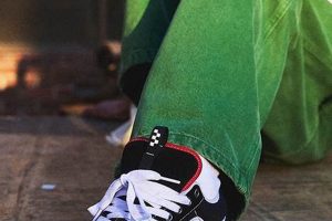 Buy Vans Skate Old Skool 36+ | Iconic Skate Shoes How to Skateboard: A Beginner's Guide to Your First Board & Tricks Buy Vans Skate Old Skool 36+ | Iconic Skate Shoes | How to Skateboard: A Beginner's Guide to Your First Board & Tricks