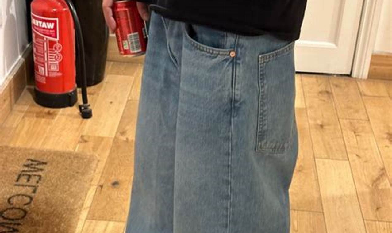 Skater Style: Baggy Pants Skater Look + Pro Tips | How to Skateboard: A Beginner's Guide to Your First Board & Tricks