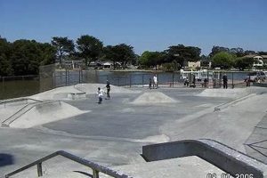 Your Guide to El Estero Skate Park: Fun & Safety! | How to Skateboard: A Beginner's Guide to Your First Board & Tricks